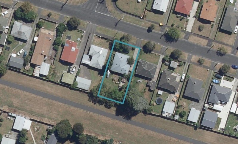 51 Yvonne Street, Melville, Hamilton - Carousel 1
