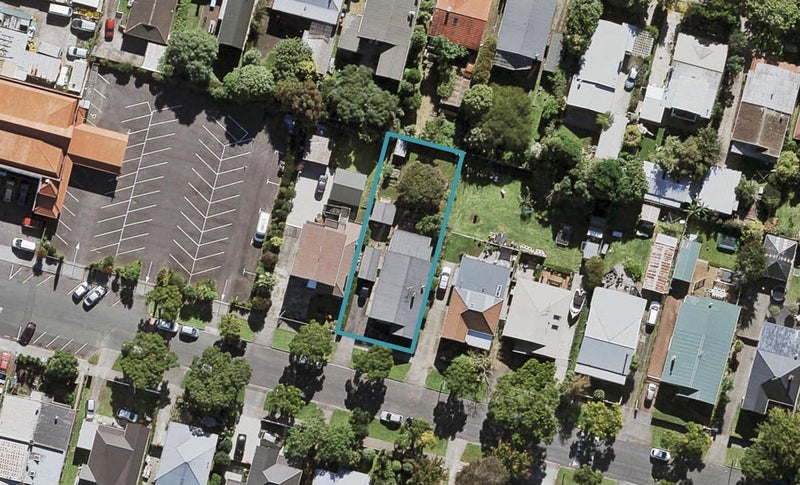 10 Calgary Street, Sandringham, Auckland - Carousel 1