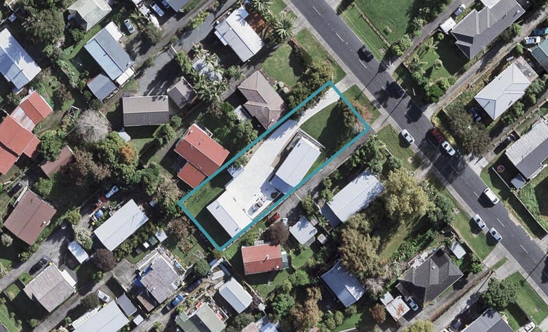 30 Parakai Avenue, Parakai, Helensville - Carousel 1