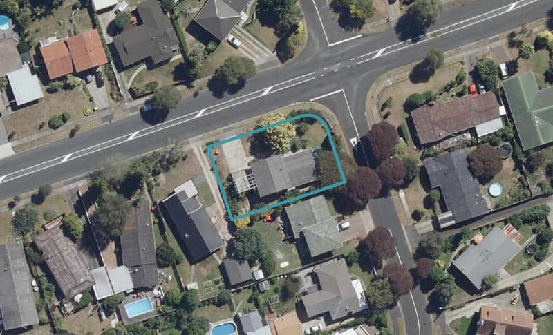 52 Glen Lynne Avenue, Queenwood, Hamilton - Carousel 1