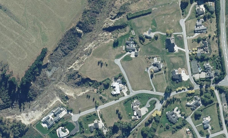 3 Summerfield Place, Drift Bay, Queenstown - Carousel 1