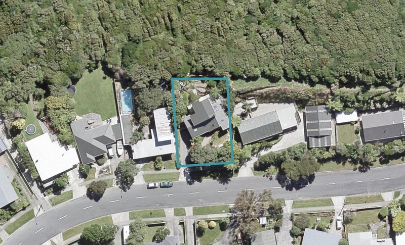 305 Dowse Drive, Maungaraki, Lower Hutt - Carousel 1