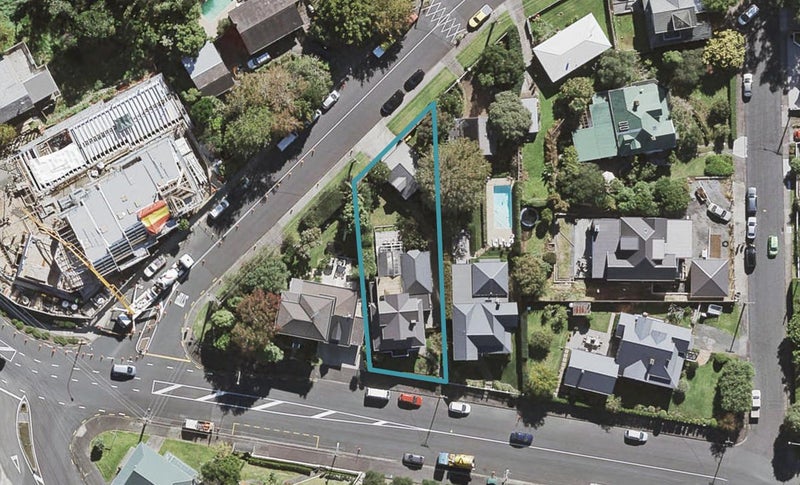 79 Hinemoa Street, Birkenhead, Auckland - Carousel 1