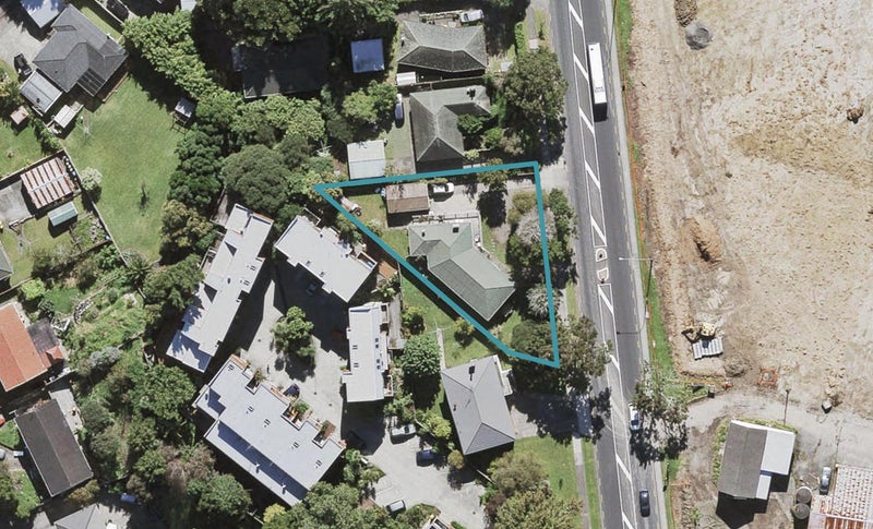 92 Edmonton Road, Henderson, Auckland - Carousel 1