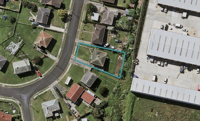 35 Featherston Crescent, Otara, Auckland - Carousel 1