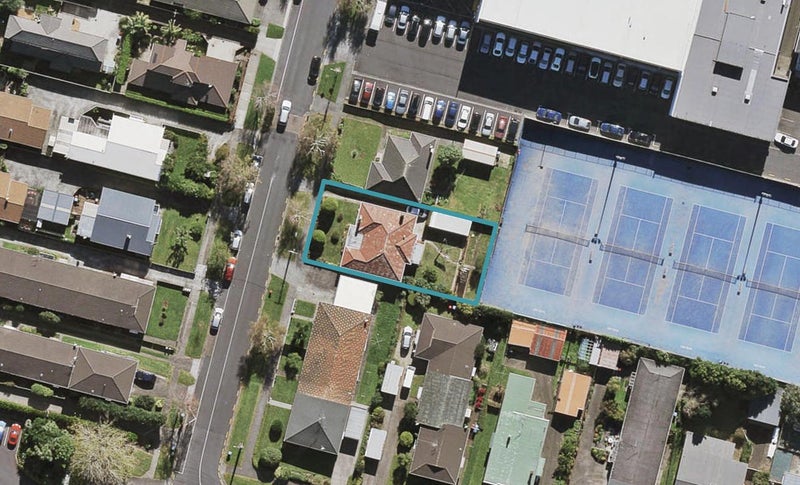 13 Erson Avenue, Royal Oak, Auckland - Carousel 1