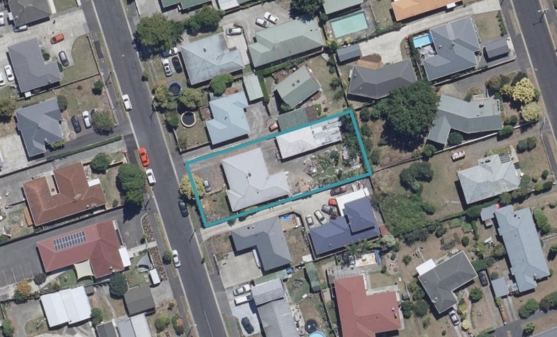6 Fenwick Crescent, Hillcrest, Hamilton - Carousel 1