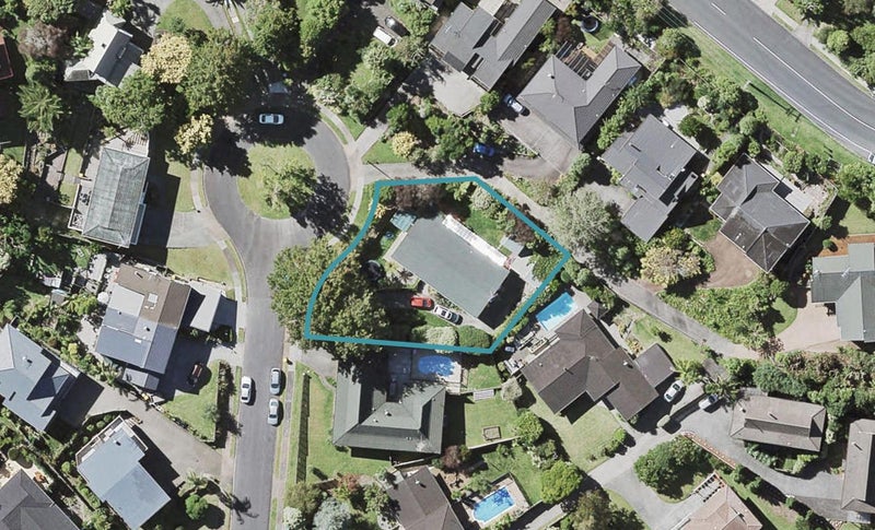 6 Jeanette Place, Mairangi Bay, Auckland - Carousel 1