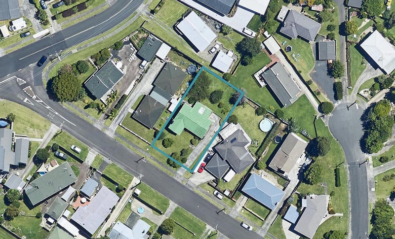 9 Crombie Street, Bellevue, Tauranga - Carousel 1