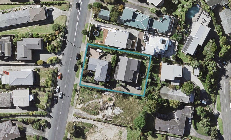 1/169 East Coast Road, Castor Bay, Auckland - Carousel 1