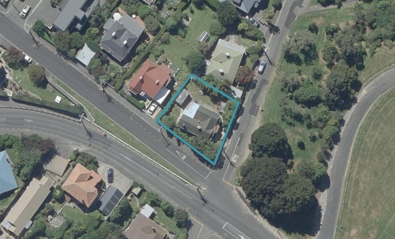 24 Stonelaw Terrace, Maori Hill, Dunedin - Carousel 1