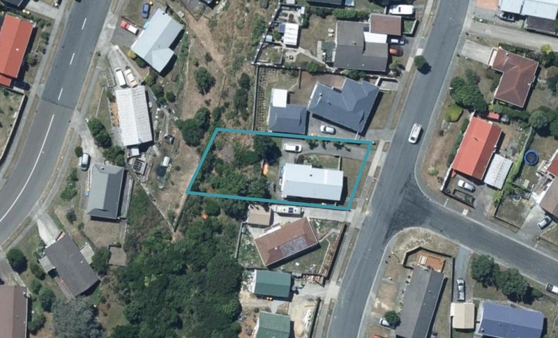 12 Cleat Street, Whitby, Porirua - Carousel 1