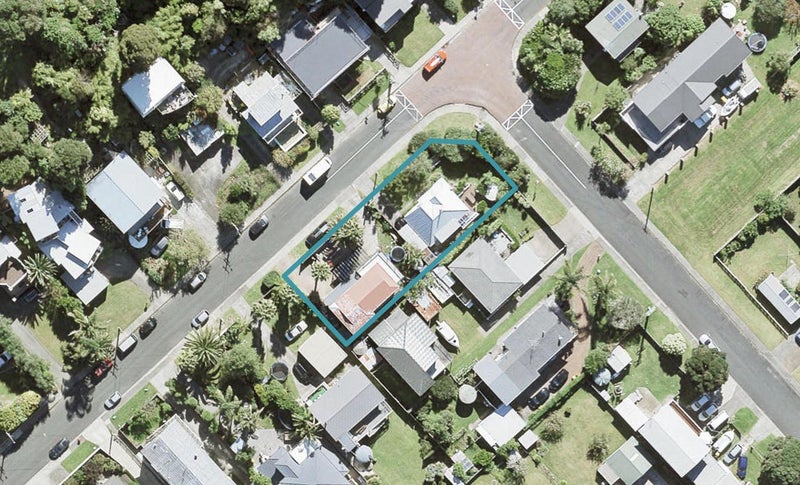 16 Mckenzie Avenue, Arkles Bay, Whangaparaoa - Carousel 1