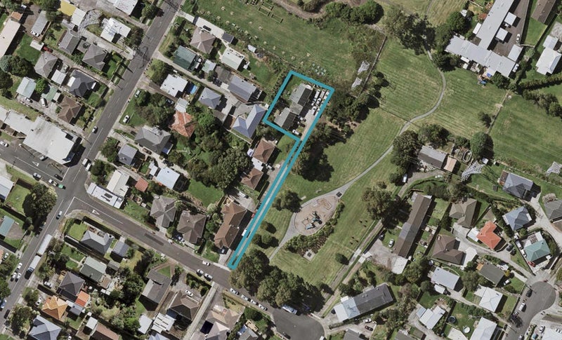 2/3 Lavas Place, Mount Wellington, Auckland - Carousel 1