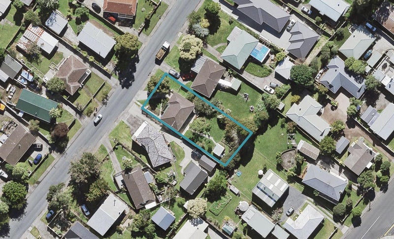 92 Farquhar Road, Glendene, Auckland - Carousel 1