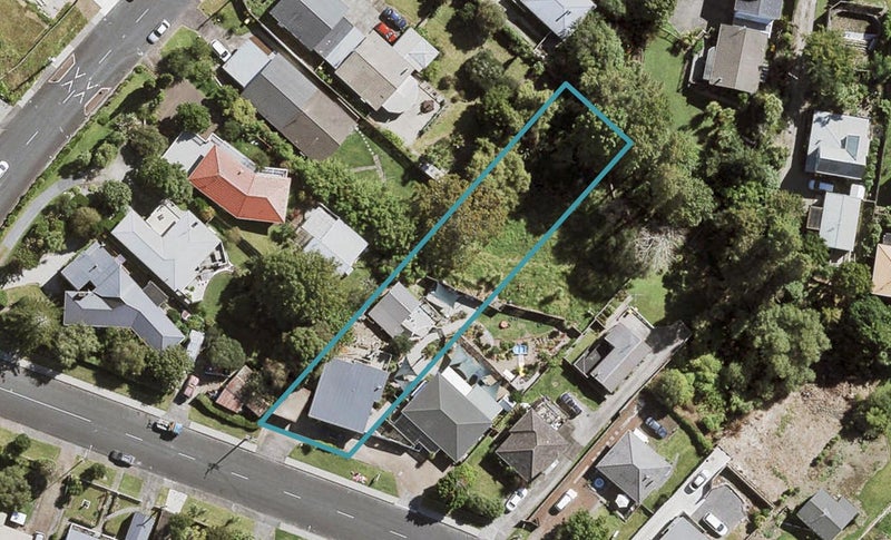 46 Awaroa Road, Sunnyvale, Auckland - Carousel 1