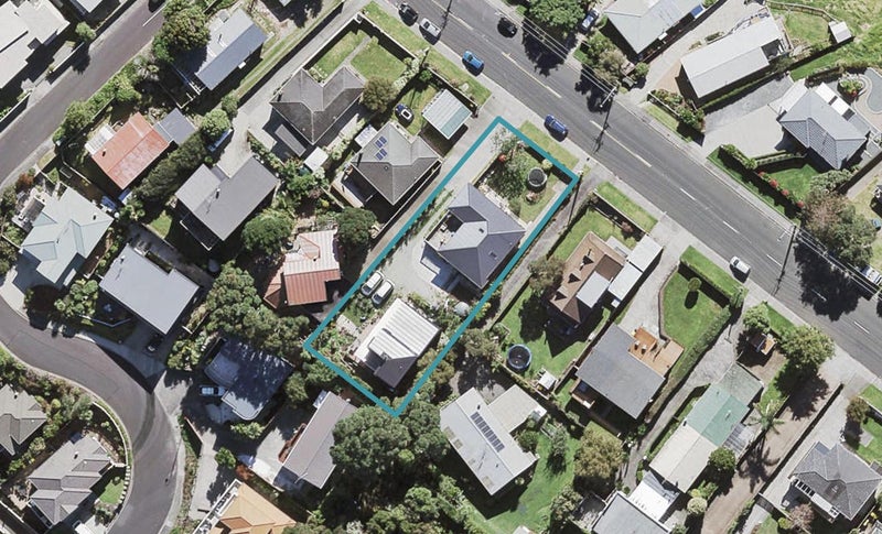 2/144 Rangatira Road, Beach Haven, Auckland  - Carousel 1