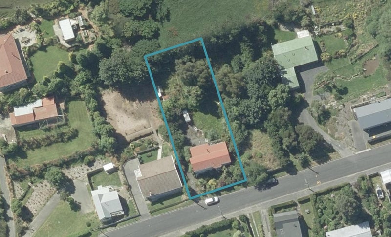 7 Matai Street, Ravensbourne, Dunedin - Carousel 1