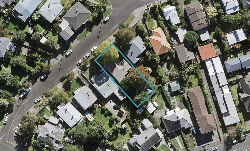 9 Parkhill Road, Morningside, Auckland - Carousel 1