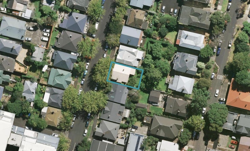 8 Parkfield Terrace, Grafton, Auckland - Carousel 1