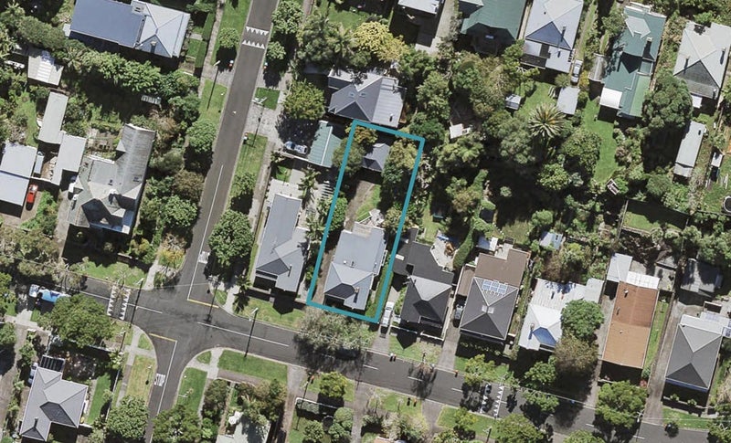63 Gribblehirst Road, Sandringham, Auckland - Carousel 1