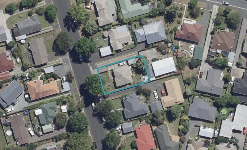 15 Flynn Road, Hillcrest, Hamilton - Carousel 1