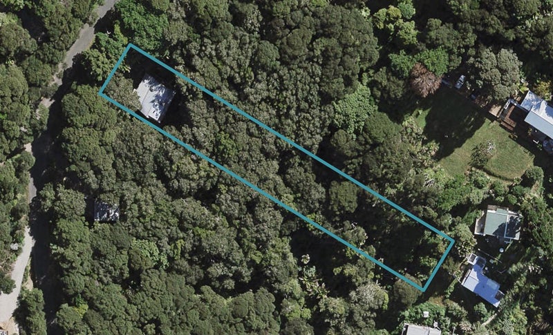 22 Beresford Avenue, Surfdale, Waiheke Island - Carousel 1