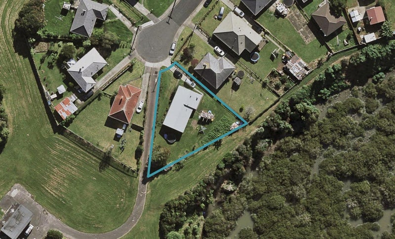 18 Billington Avenue, Otara, Auckland - Carousel 1