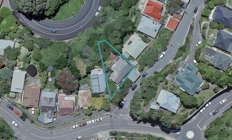 66 Fairview Crescent, Kelburn, Wellington - Carousel 1