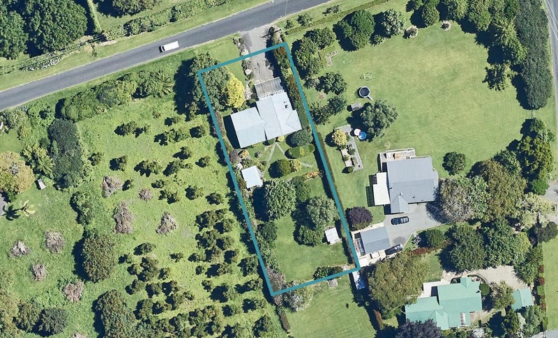7 Newnham Road, Te Puna, Tauranga - Carousel 1