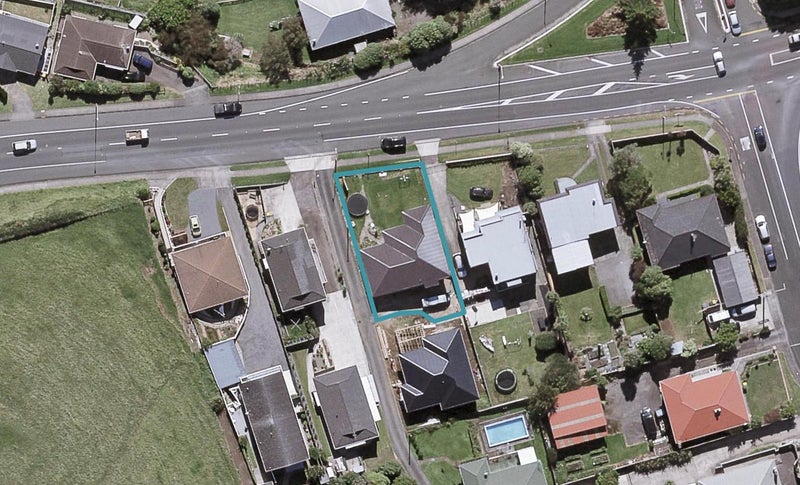 69 South Road, Blagdon, New Plymouth - Carousel 1