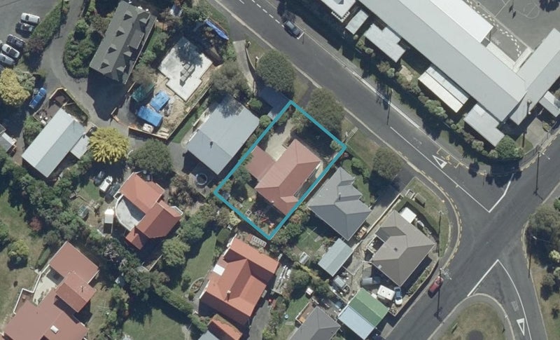 10 Mathieson Street, Waverley, Dunedin - Carousel 1