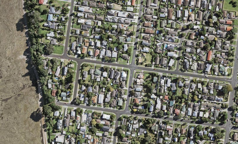 26 McLeod Road, Weymouth, Auckland - Carousel 1