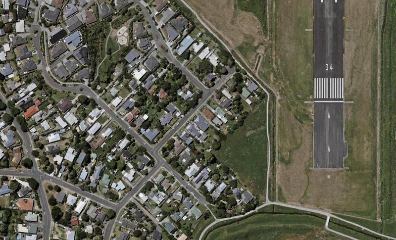 8 Waikare Road, Raumati Beach, Paraparaumu - Carousel 1