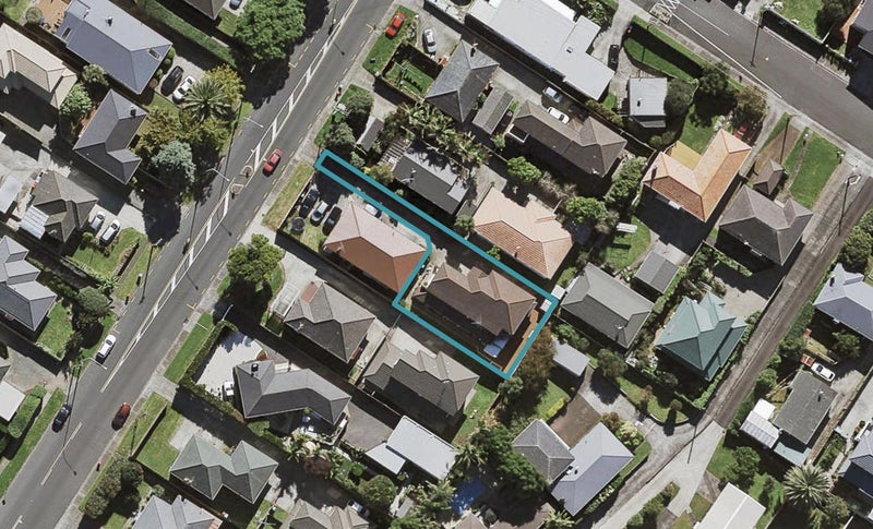 48 Hayr Road, Three Kings, Auckland - Carousel 1