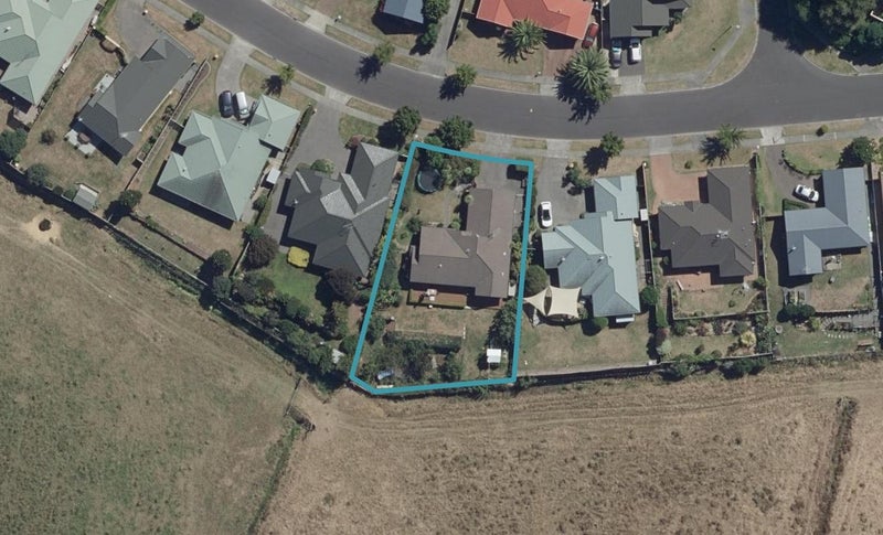 15 Friesian Place, Grandview Heights, Hamilton - Carousel 1