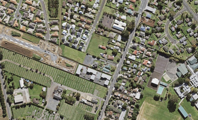 63 Mckenzie Road, Mangere Bridge, Auckland - Carousel 1