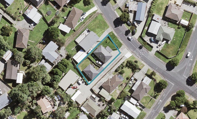44 Farwood Drive, Henderson, Auckland - Carousel 1
