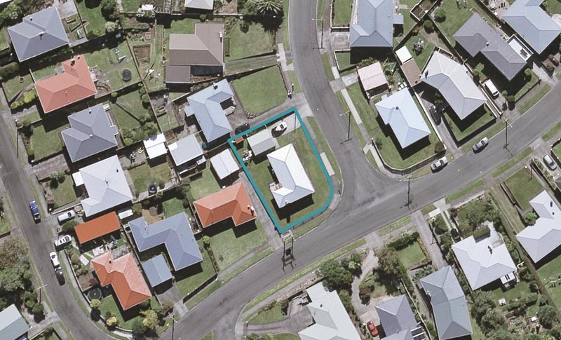 25 Rosendale Avenue, Spotswood, New Plymouth - Carousel 1