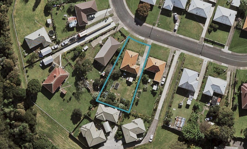32 Firth Crescent, Otara, Auckland - Carousel 1