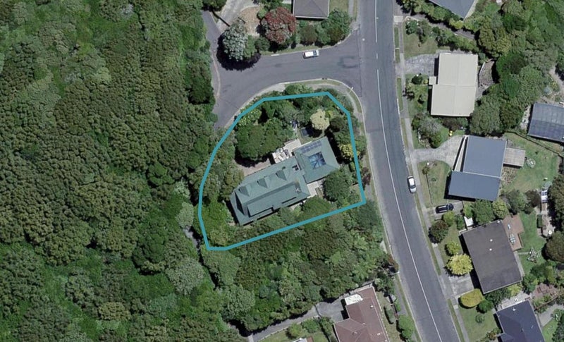 105 Oriel Avenue, Tawa, Wellington - Carousel 1