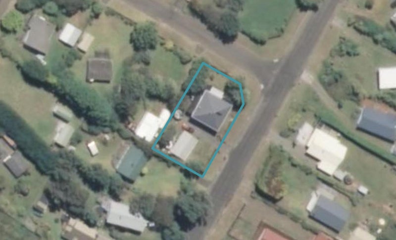 39 Sarah Street, Waikawa Beach, Levin - Carousel 1