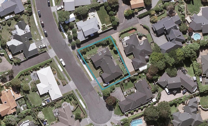 19 Kinross Drive, Merrilands, New Plymouth - Carousel 1