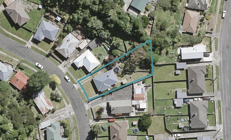 38 Bird Grove, Stokes Valley, Lower Hutt - Carousel 1
