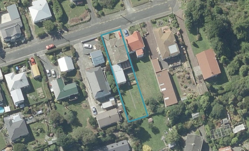 8 Kowhai Street, Ravensbourne, Dunedin - Carousel 1