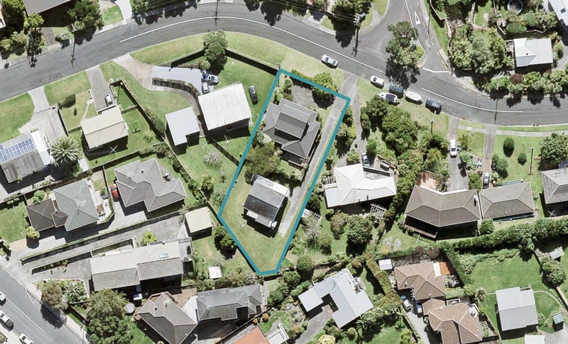 1/3 Willis Street, Torbay, Auckland - Carousel 1