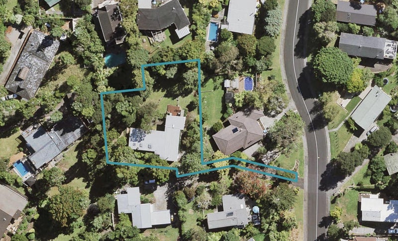 44 Daffodil Street, Titirangi, Auckland - Carousel 1