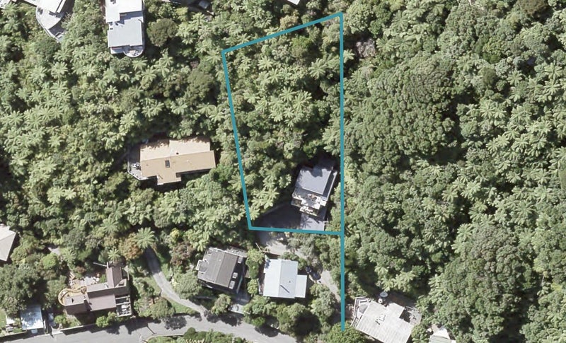 8 Waitohu Road, York Bay, Lower Hutt - Carousel 1