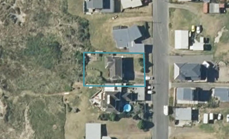 12 Marine Parade South, Foxton Beach, Foxton - Carousel 1