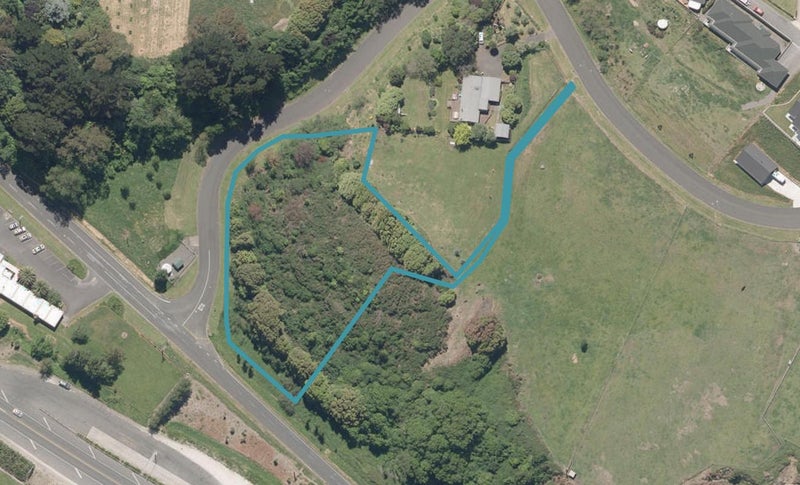 10 Cracroft Drive, Putiki, Whanganui - Carousel 1